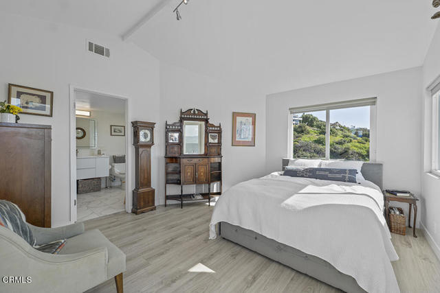 Detail Gallery Image 19 of 56 For 542 San Clemente Way, Camarillo,  CA 93010 - 4 Beds | 2/1 Baths