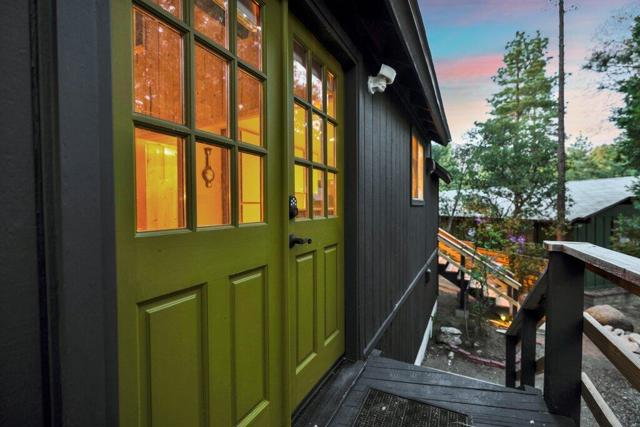 26785 Crestview Drive, Idyllwild CA: https://media.crmls.org/mediaz/76588648-dfe8-4100-b743-145411aa12b3.jpg
