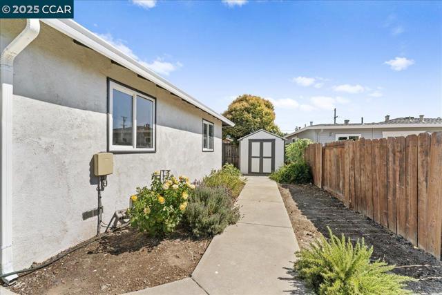 365 Pestana Pl, Livermore CA: https://media.crmls.org/mediaz/76588979-961b-4304-b84d-0836f21b684e.jpg