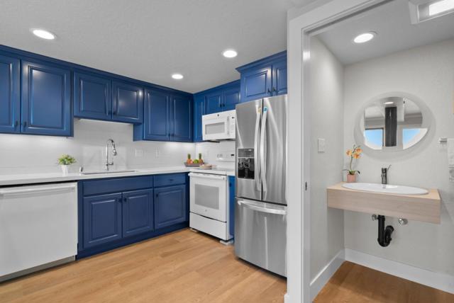 476 Oceanview Drive, La Selva Beach CA: https://media.crmls.org/mediaz/76589d18-1058-4eb6-8f40-950d04e22b4a.jpg