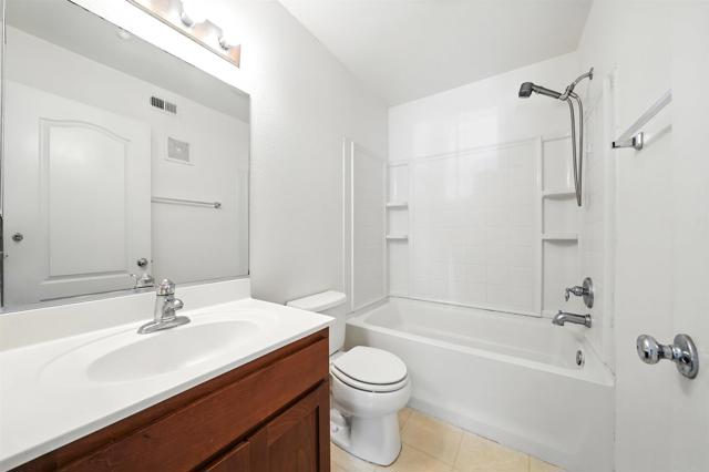 Detail Gallery Image 13 of 23 For 1569 Hackberry Pl, Chula Vista,  CA 91915 - 4 Beds | 4 Baths