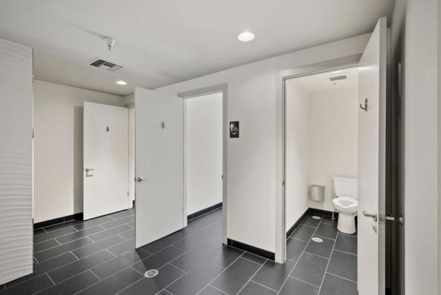 Image 32 of 33 For 558560 Waverley Street