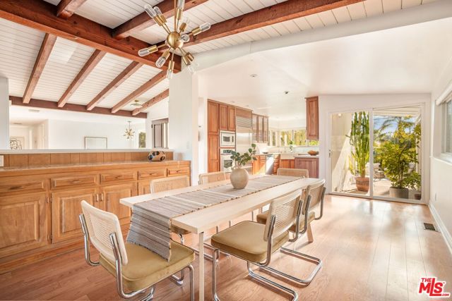 5108 Escobedo Drive, Woodland Hills CA: https://media.crmls.org/mediaz/7659dd72-bc08-4805-98ab-f4819647d6e6.jpg