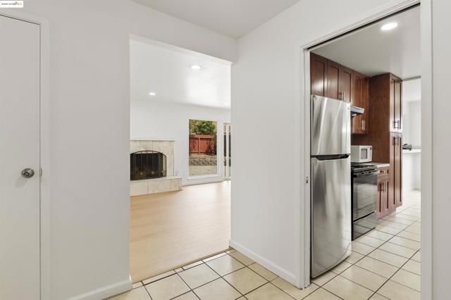 2847 Shane Dr, Richmond CA: https://media.crmls.org/mediaz/765a4ecc-029a-40d5-a571-32705f6590fc.jpg