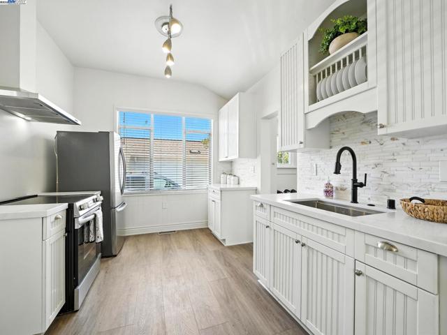 772 Mcleod St, Livermore CA: https://media.crmls.org/mediaz/765a6e99-d954-413d-995d-9494fc4398fc.jpg