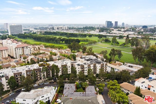 11051 Strathmore Drive, Los Angeles CA: https://media.crmls.org/mediaz/765ababa-a5ce-4a12-9dd2-b10a3943916f.jpg
