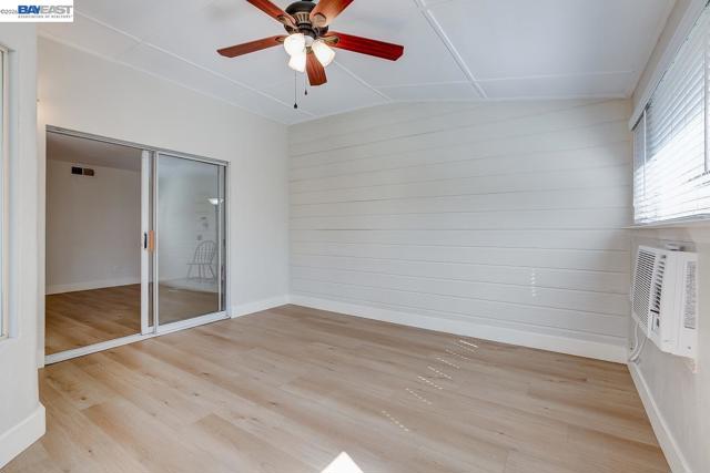 8524 Oak Harbour Ct, Fair Oaks CA: https://media.crmls.org/mediaz/765b5490-439e-410c-8d80-817169e33c3a.jpg