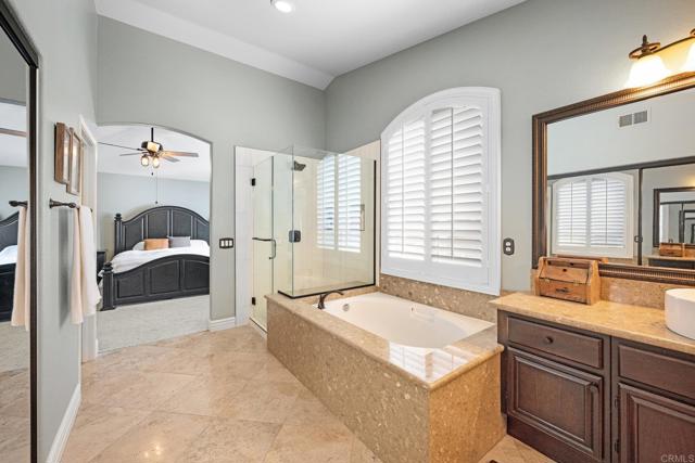 Image 26 of 47 For 13615 Braeswood