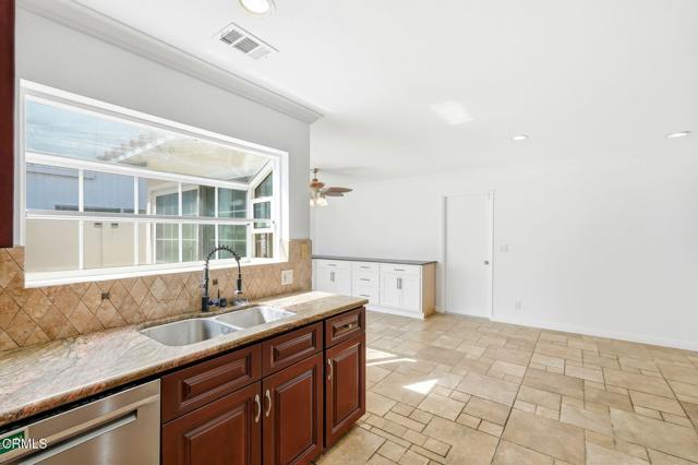 Detail Gallery Image 24 of 56 For 2082 Belgrave Ct, Simi Valley,  CA 93063 - 3 Beds | 2 Baths