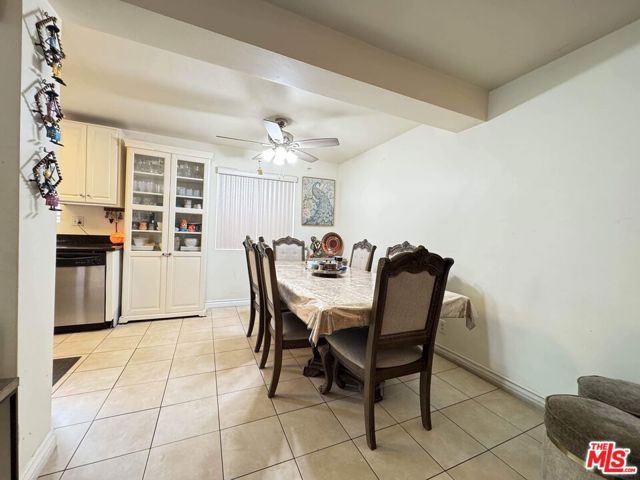 20159 Cohasset Street, Winnetka CA: https://media.crmls.org/mediaz/765bc846-963d-4f48-980b-275ea0f25f05.jpg
