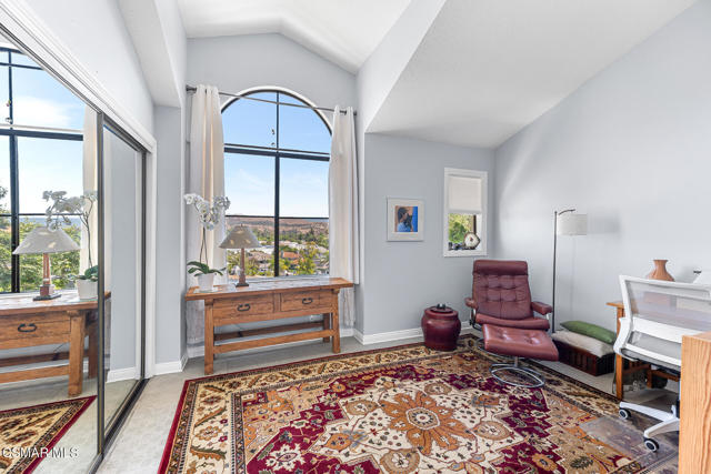 5720 Skyview Way, Agoura Hills CA: https://media.crmls.org/mediaz/765cbd8d-ec2e-447d-bdda-118a65fef2e3.jpg