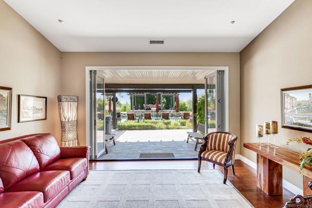 Detail Gallery Image 16 of 26 For 30823 Hilltop View Ct, Valley Center,  CA 92082 - 3 Beds | 3 Baths