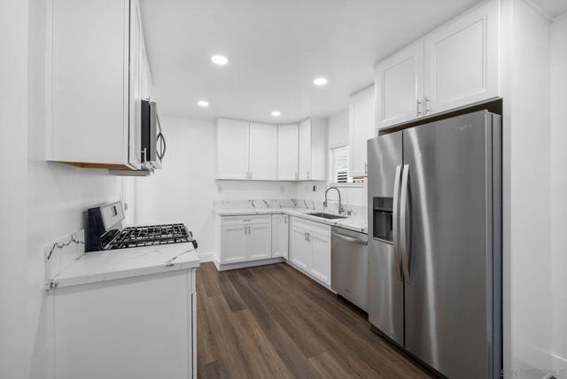 Image 13 of 26 For 322 Pardee St