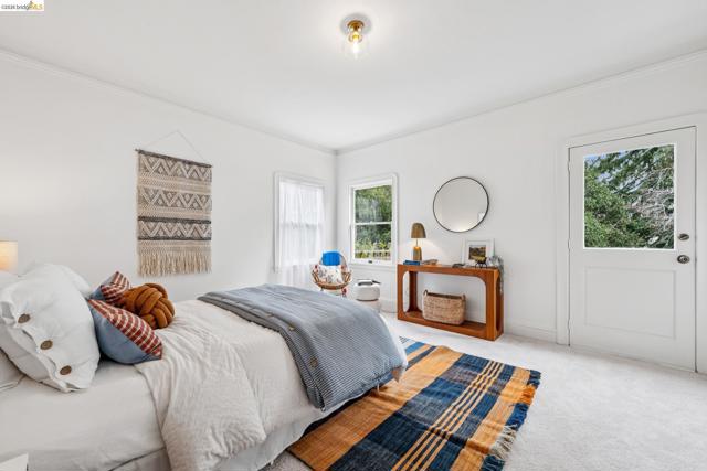 Image 22 of 39 For 534 Mira Vista Ave