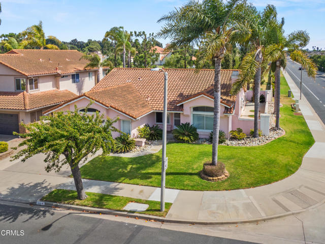 712 Rosebud Drive, Oxnard CA: https://media.crmls.org/mediaz/765f186e-0bdf-447e-a533-753dcf09df32.jpg