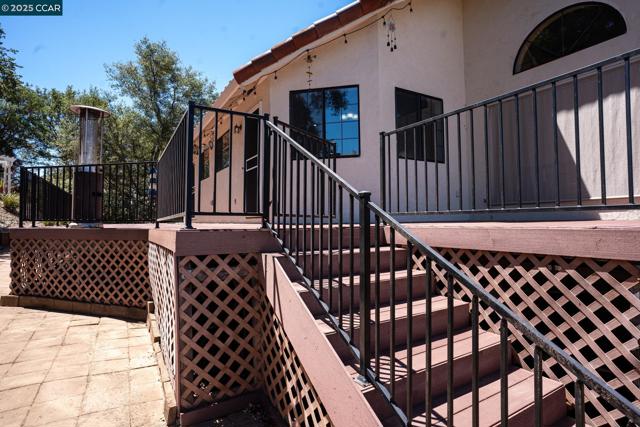 643 Old Course Ct, Valley Springs CA: https://media.crmls.org/mediaz/7660526b-210c-4e06-a714-032dffb41fd7.jpg