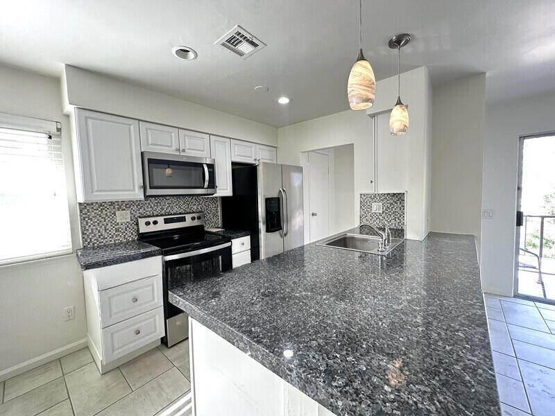 72714 Willow Street #4