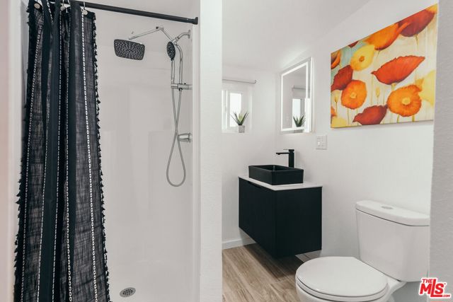 503 E Truslow Avenue, Fullerton CA: https://media.crmls.org/mediaz/7660f76d-b3d5-43de-8f3f-57f3e576f9eb.jpg