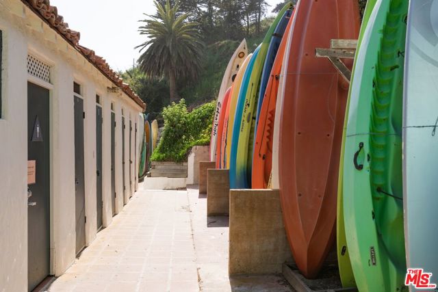 1060 Monte Drive, Santa Barbara CA: https://media.crmls.org/mediaz/76611e7d-667b-4d1b-b637-e3de8dc4c7f9.jpg