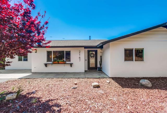 2167 Reineman Road, Fallbrook CA: https://media.crmls.org/mediaz/7661396a-b48f-41a9-b192-bc03905a1c6b.jpg