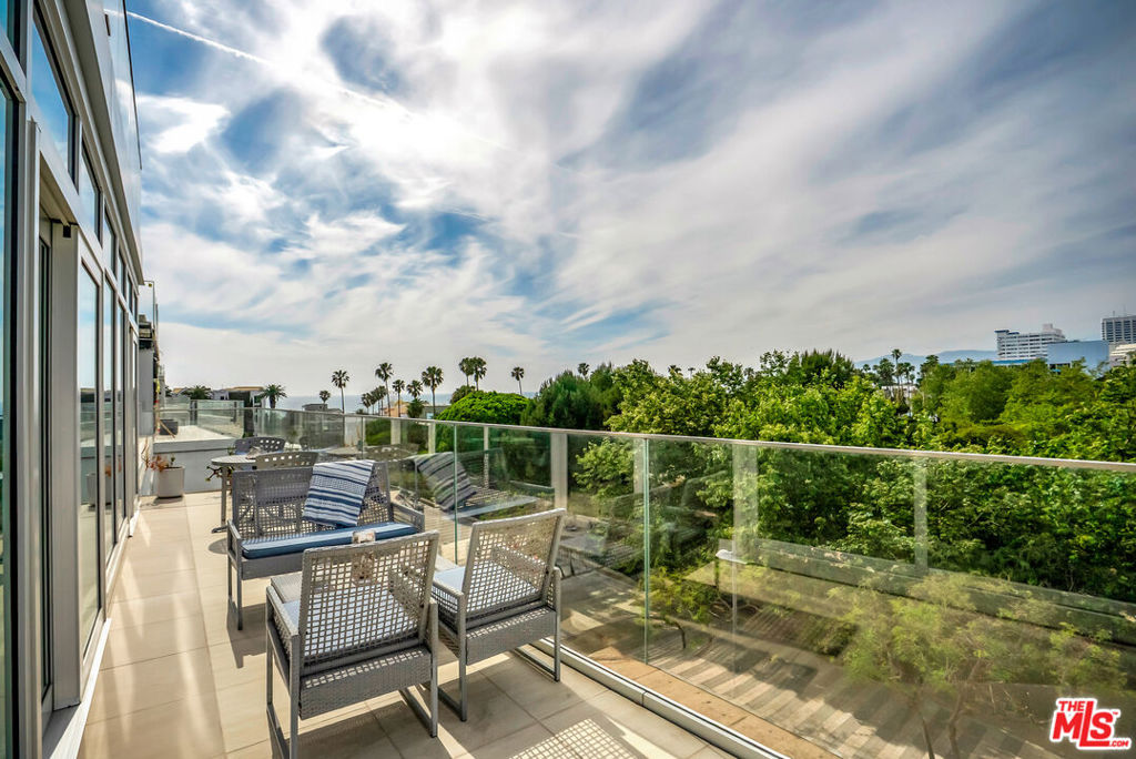 1705 Ocean Ave #508