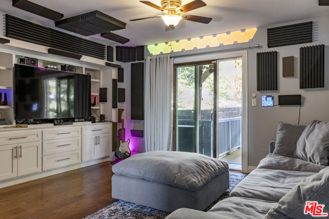 1230 Silvius Avenue, San Pedro CA: https://media.crmls.org/mediaz/7661fe48-161a-41df-b08b-13fb49e803de.jpg