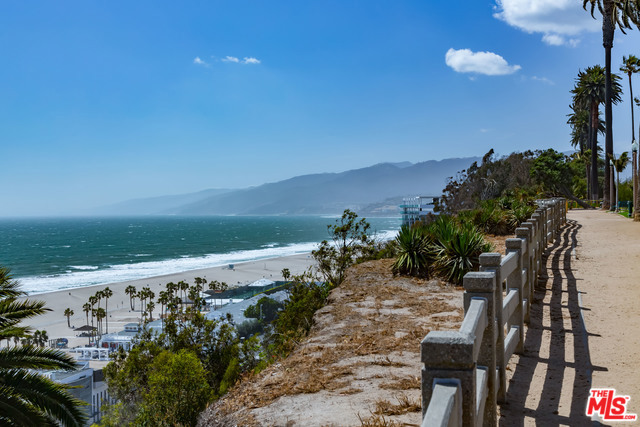 220 SAN VICENTE Boulevard, 609 photo 16