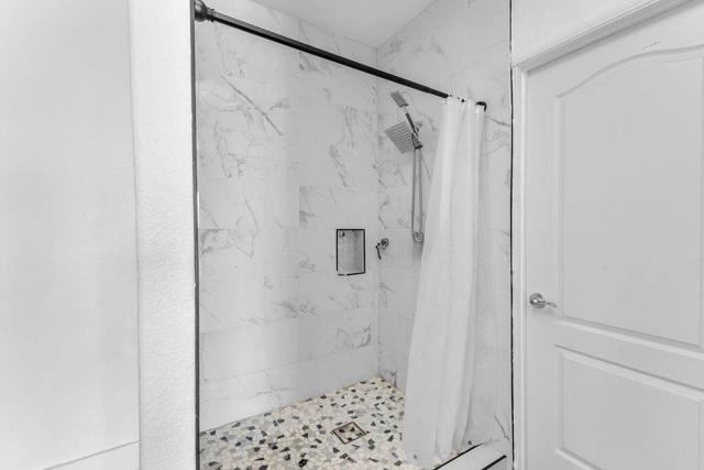 82210 Vandenberg Drive, Indio CA: https://media.crmls.org/mediaz/7662771f-3bc7-4cb8-8103-5559b993690b.jpg