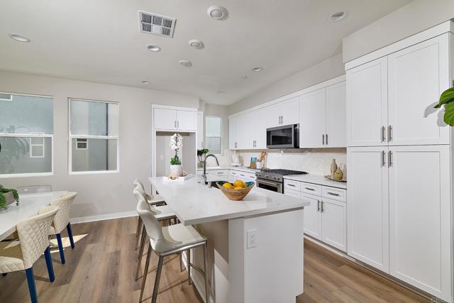 13928 Boyden Way, Mira Mesa CA: https://media.crmls.org/mediaz/76629eee-866a-4191-a70b-56ad6373d64c.jpg