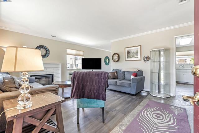 2683 Cryer St, Hayward CA: https://media.crmls.org/mediaz/76632c14-7f85-45d0-bef7-ea5e5bcb6bea.jpg
