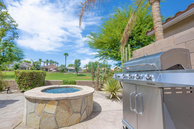 45439 Shaugnessy Drive, Indio CA: https://media.crmls.org/mediaz/76649f7f-7a6d-4f17-8648-353b94996c98.jpg
