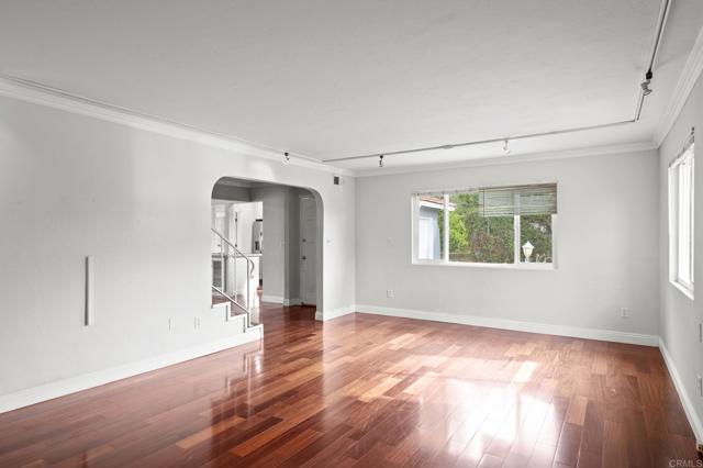 Detail Gallery Image 14 of 69 For 2634 38 Juan St, San Diego,  CA 92110 - 5 Beds | 4 Baths