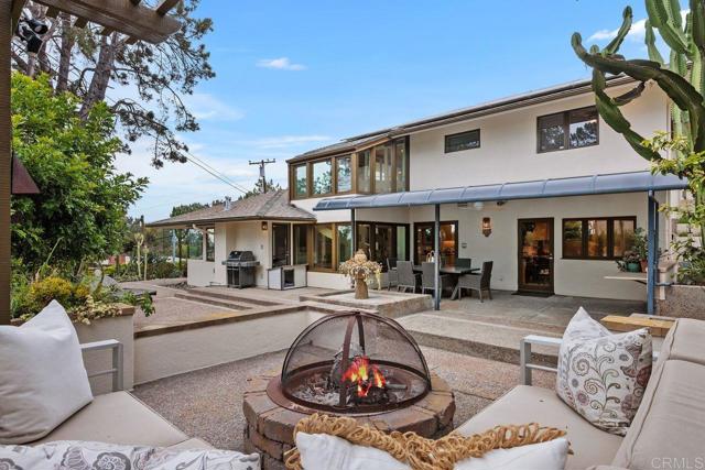 1859 Zapo Street, Del Mar CA: https://media.crmls.org/mediaz/76653b4b-77b3-4324-91fb-79e598fbd175.jpg