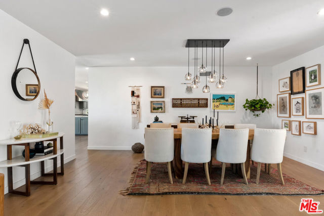 17237 Quesan Place, Encino CA: https://media.crmls.org/mediaz/76654b56-5edf-44c5-8c5a-973ab92a837f.jpg