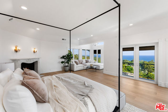 27931 Winding Way, Malibu CA: https://media.crmls.org/mediaz/76655c32-e7f0-4936-b4f4-c5f5fd312303.jpg