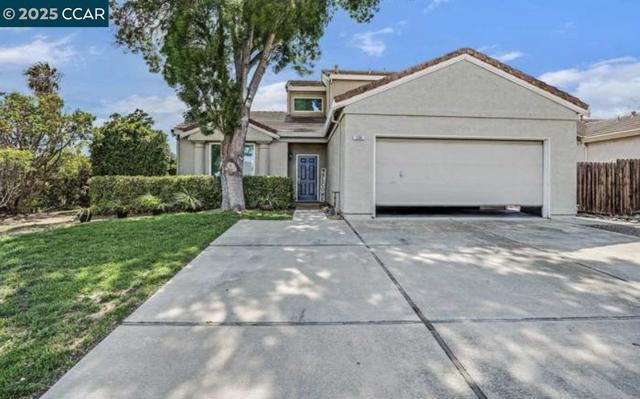 336 Lakespring Pl, Oakley CA: https://media.crmls.org/mediaz/766627e4-be67-4b0f-b4d5-cd05f68fa9aa.jpg