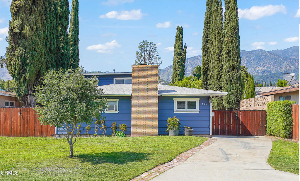 735 W Lemon Avenue