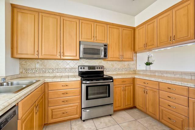 4781 ARGOSY LANE, Carlsbad CA: https://media.crmls.org/mediaz/7667f956-6228-47c5-a9f1-68a2c1939e83.jpg