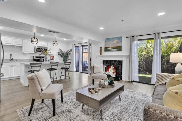 20340 Forest Ave, Castro Valley CA: https://media.crmls.org/mediaz/76681887-2187-4790-8ff7-c70778ab8e96.jpg
