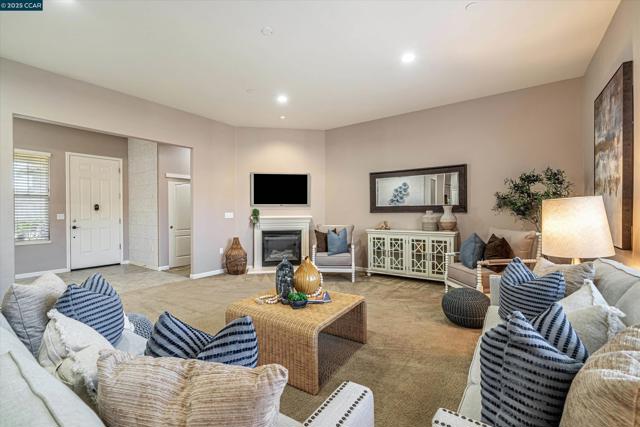 6432 Laurel Creek Pl, Livermore CA: https://media.crmls.org/mediaz/766868b5-cbeb-47a7-91e2-57c9dcb7ac02.jpg