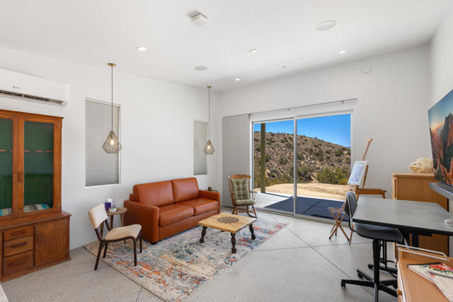 7852 Pinon Drive, Yucca Valley CA: https://media.crmls.org/mediaz/7669d680-7551-45b0-817e-0816f363f4bb.jpg