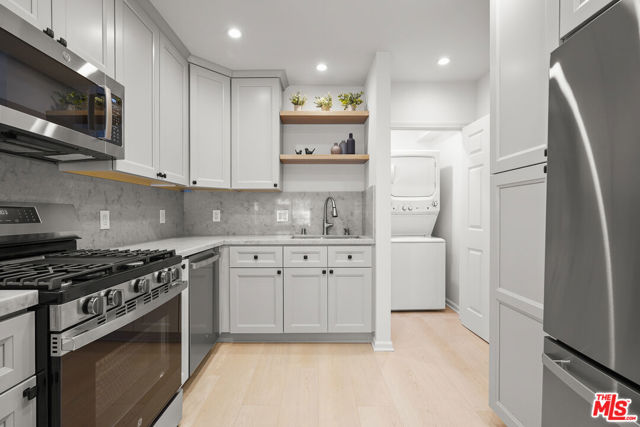 617 Westmount Drive, West Hollywood CA: https://media.crmls.org/mediaz/766a0e72-29ea-4a76-b1bc-d4807dbf91db.jpg