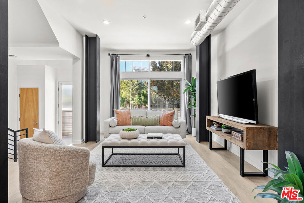 5350 Playa Vista Drive #14