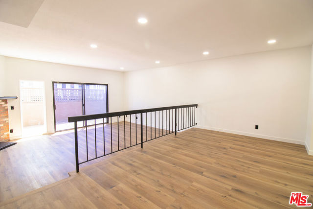1132 19th Street, Santa Monica CA: https://media.crmls.org/mediaz/766cd7fb-43ec-468a-b236-7616abd1f256.jpg