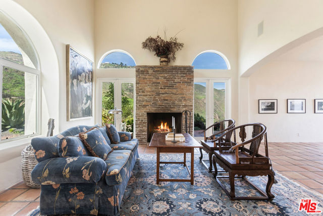 23407 W Copacabana Street, Malibu CA: https://media.crmls.org/mediaz/766d9990-8ed3-4709-9bf6-2cc4d62e4600.jpg
