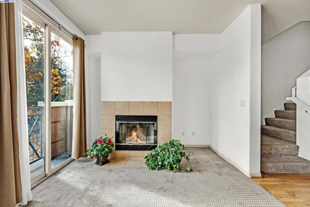 710 City Walk Pl, Hayward CA: https://media.crmls.org/mediaz/766e68f2-77ee-49b7-ab8d-dfd3fa3d820f.jpg