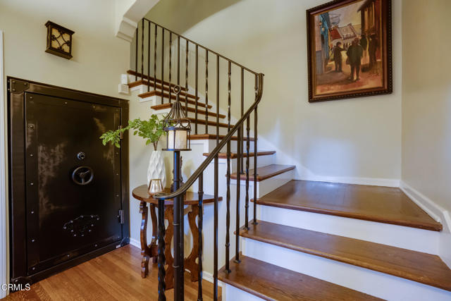 584 Rosemont Avenue, Pasadena CA: https://media.crmls.org/mediaz/766e8c37-6a0f-4701-bc69-b9dbedd2cf82.jpg