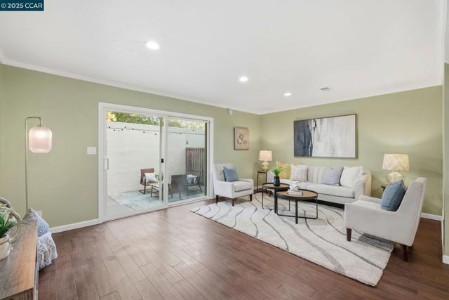 1804 Wildbrook Ct, Concord CA: https://media.crmls.org/mediaz/766ea673-7f4b-4d6d-9169-a841c2dfbb41.jpg