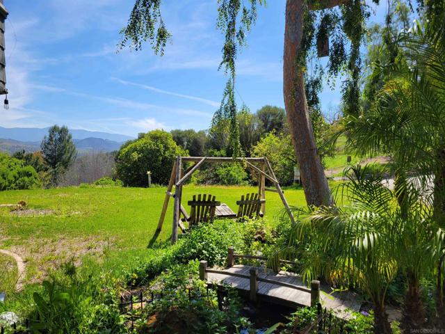9740 Nutby Ln, Escondido CA: https://media.crmls.org/mediaz/7670956f-d5a5-403f-8388-4471d4f1205e.jpg