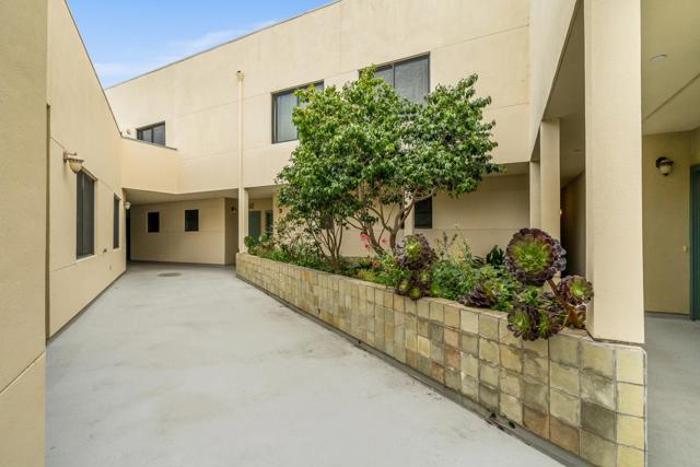 1 San Bruno Avenue, Brisbane CA: https://media.crmls.org/mediaz/76710165-5081-415c-9a85-34c3a25cb560.jpg